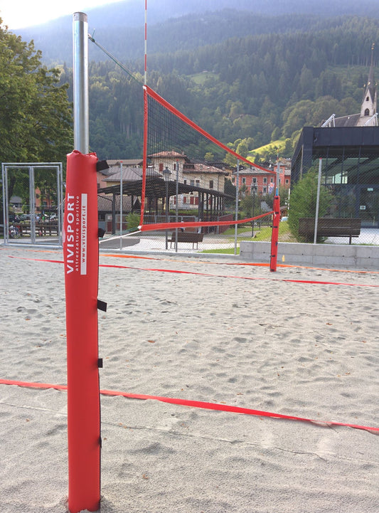 Impianto in acciaio zincato a caldo per esterni. Adatto anche per il beach-tennis.